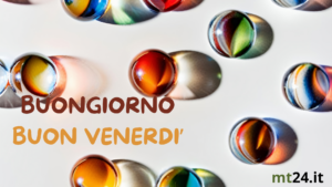 Buongiorno e buon venerdì! Che i colori delle biglie illuminate dalla luce possano riempire la tua giornata di gioia e serenità.